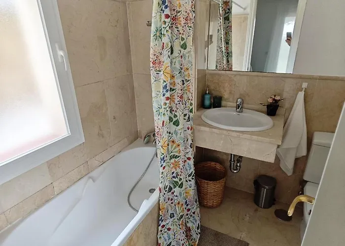 Sea And Sun Hills New Golden Mille Flat 1 公寓